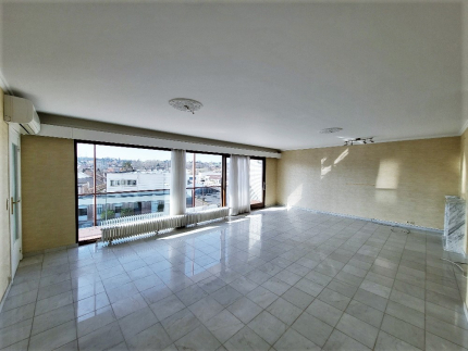 Superbe appartement 3 chambres, 139m², garage, cave.