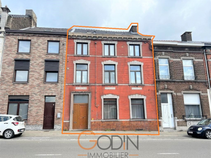 Maison d’habitation avec 3 logements.